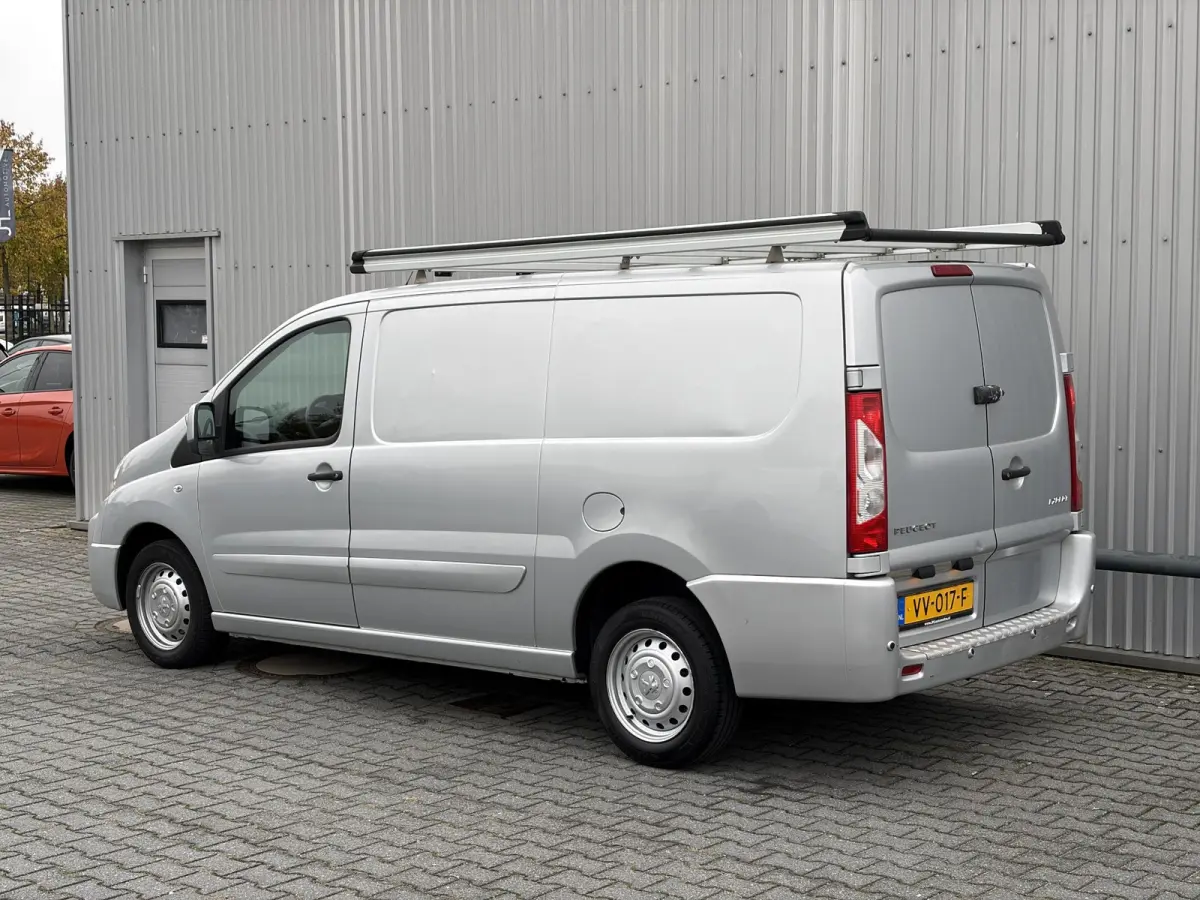 2.0 HDI L2H1*A/C*3-PERS*CRUISE*NAVI*PDC*IMPERIAAL*