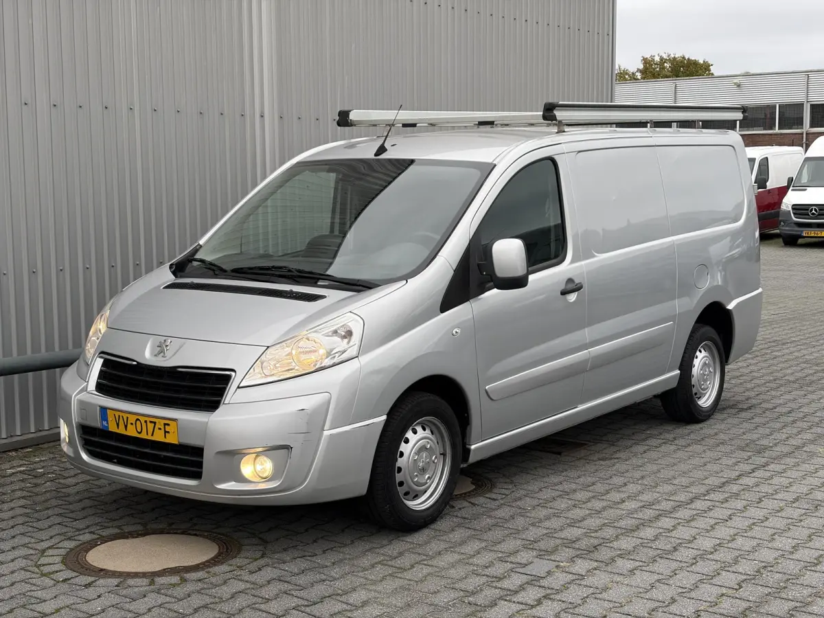 2.0 HDI L2H1*A/C*3-PERS*CRUISE*NAVI*PDC*IMPERIAAL*