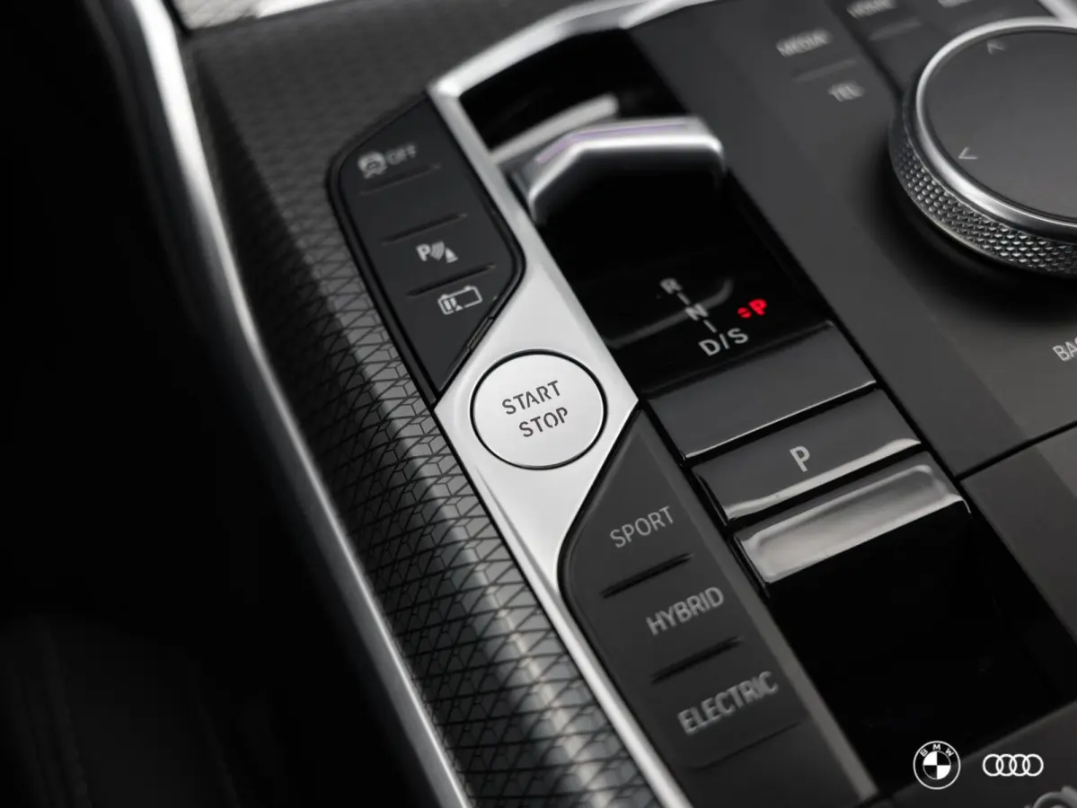 330e M-Sport PRO / ACC / LEDER / HEAD UP / HARMAN KARDON / EL STOEL MET GEHEUGEN / VERW STOEL- & STUUR