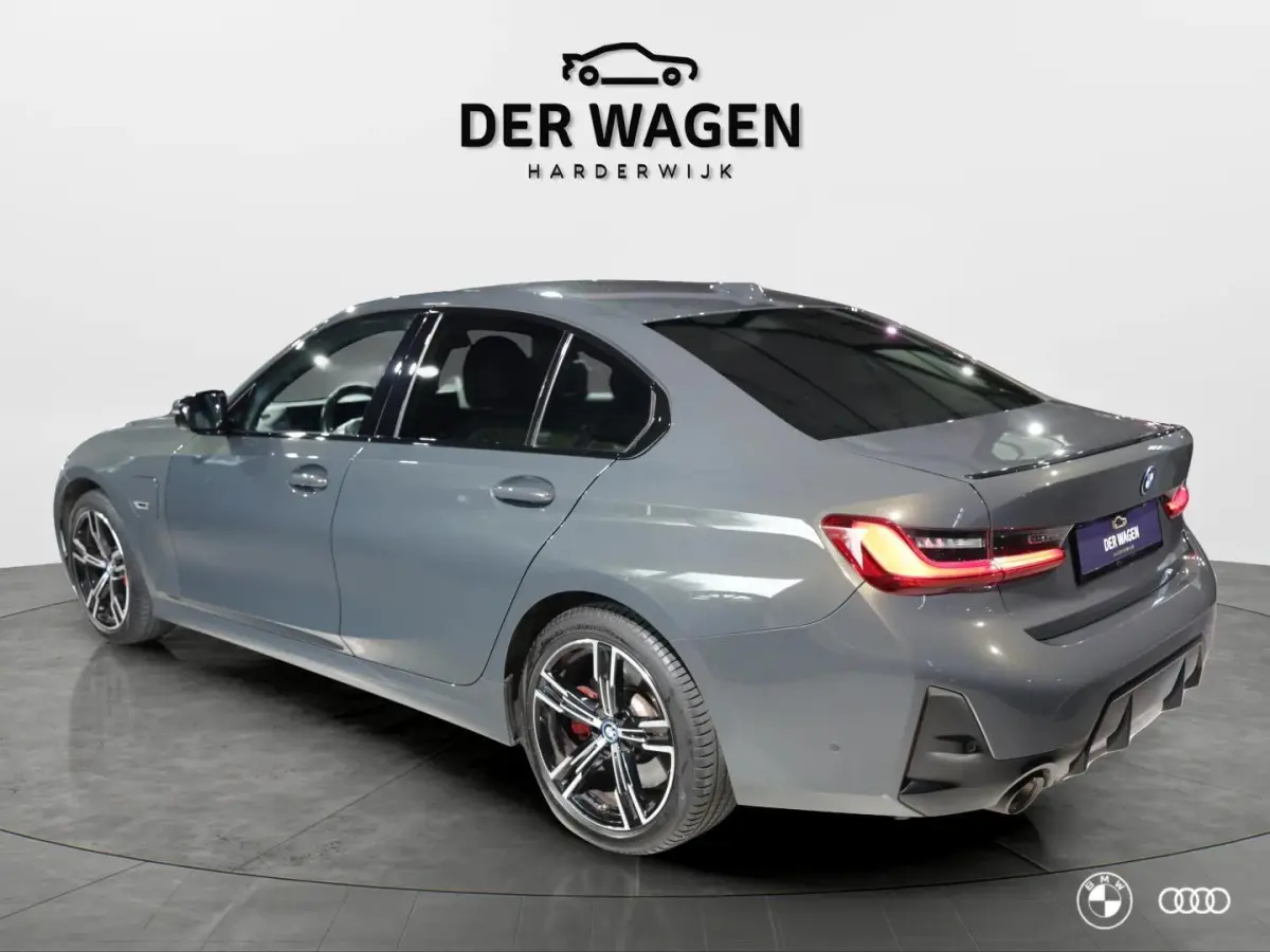 330e M-Sport PRO / ACC / LEDER / HEAD UP / HARMAN KARDON / EL STOEL MET GEHEUGEN / VERW STOEL- & STUUR