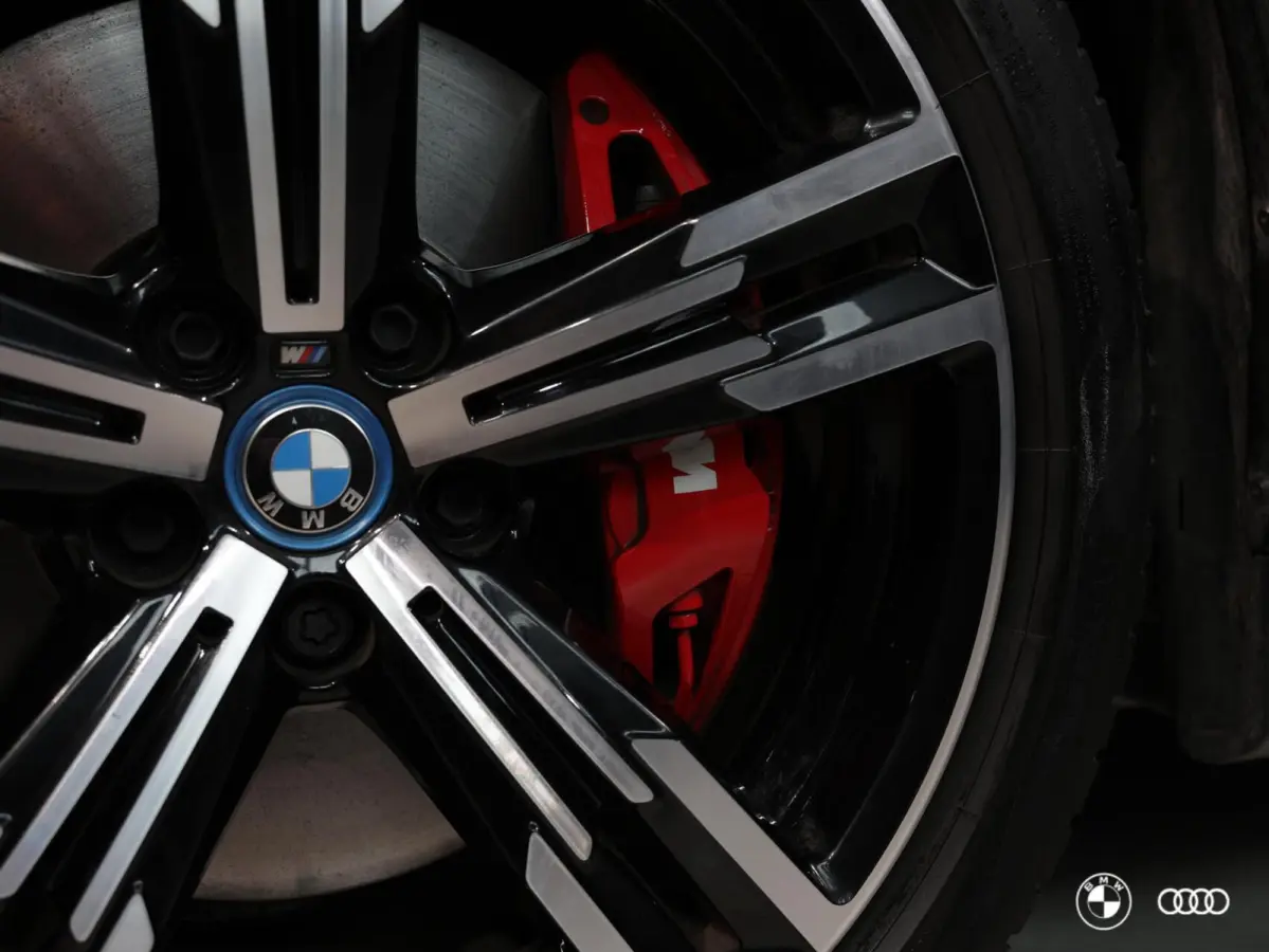 330e M-Sport PRO / ACC / LEDER / HEAD UP / HARMAN KARDON / EL STOEL MET GEHEUGEN / VERW STOEL- & STUUR