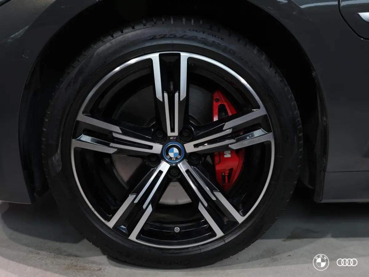330e M-Sport PRO / ACC / LEDER / HEAD UP / HARMAN KARDON / EL STOEL MET GEHEUGEN / VERW STOEL- & STUUR