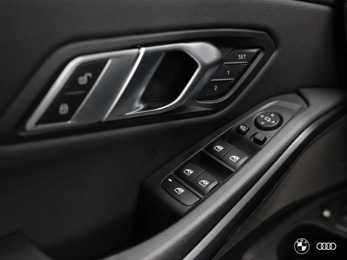 330e M-Sport PRO / ACC / LEDER / HEAD UP / HARMAN KARDON / EL STOEL MET GEHEUGEN / VERW STOEL- & STUUR