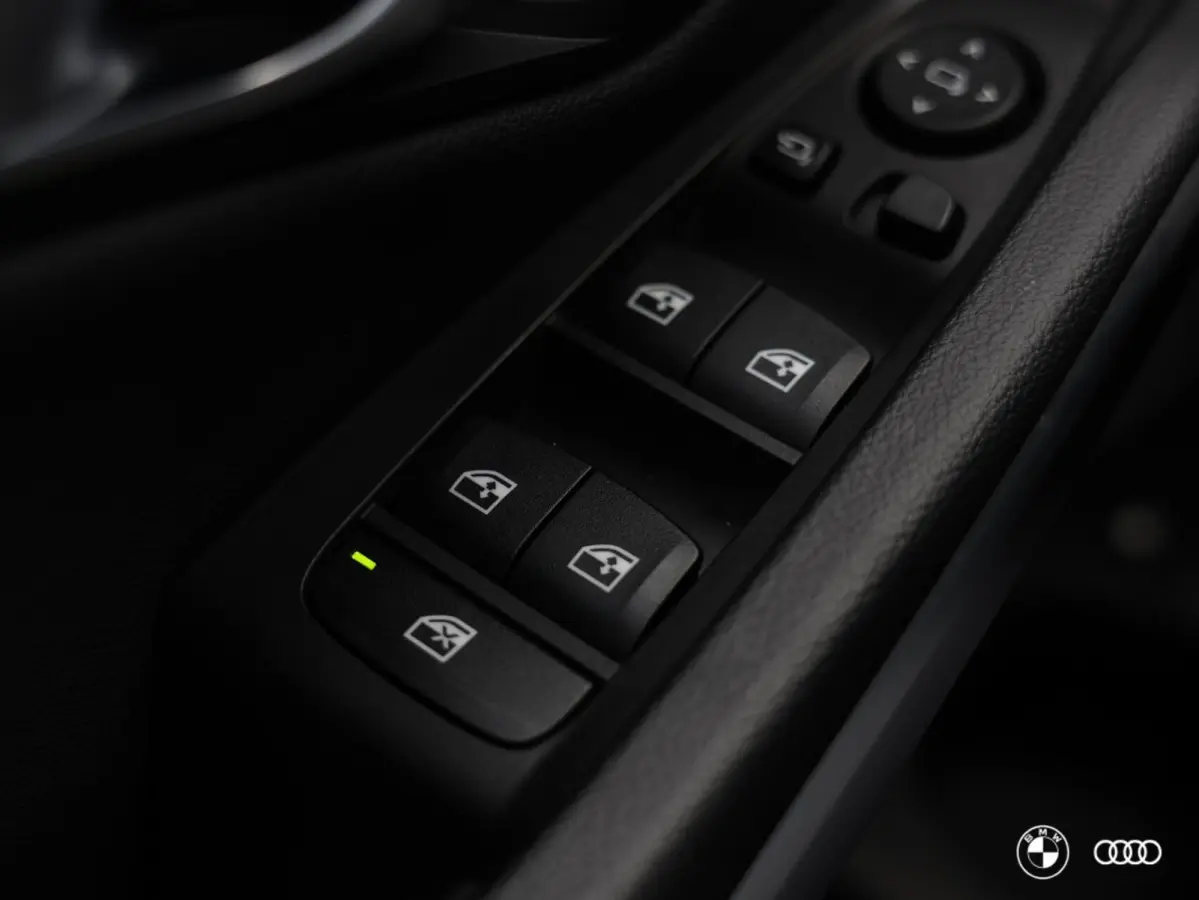 330e M-Sport PRO / ACC / LEDER / HEAD UP / HARMAN KARDON / EL STOEL MET GEHEUGEN / VERW STOEL- & STUUR