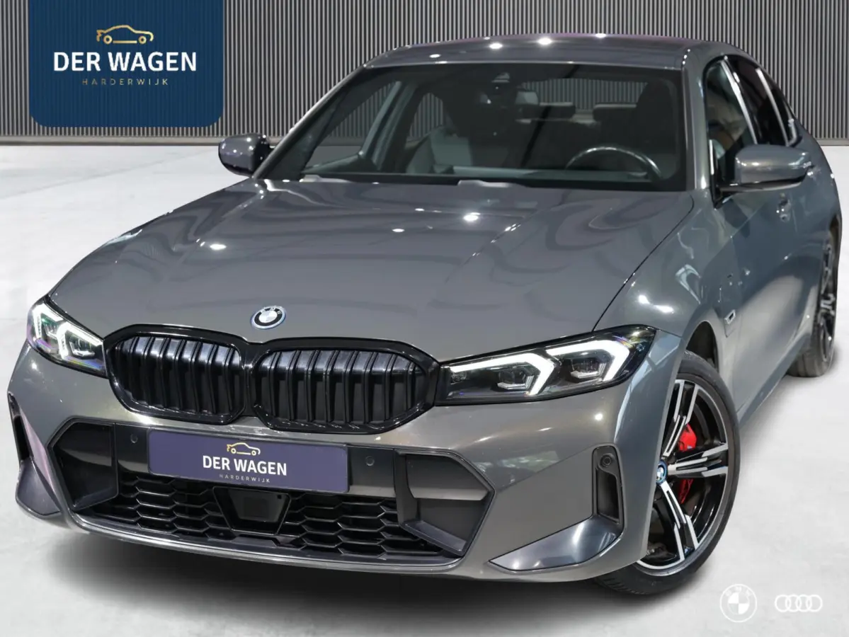 330e M-Sport PRO / ACC / LEDER / HEAD UP / HARMAN KARDON / EL STOEL MET GEHEUGEN / VERW STOEL- & STUUR