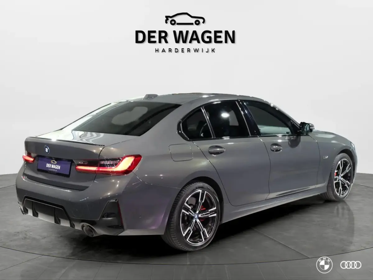 330e M-Sport PRO / ACC / LEDER / HEAD UP / HARMAN KARDON / EL STOEL MET GEHEUGEN / VERW STOEL- & STUUR