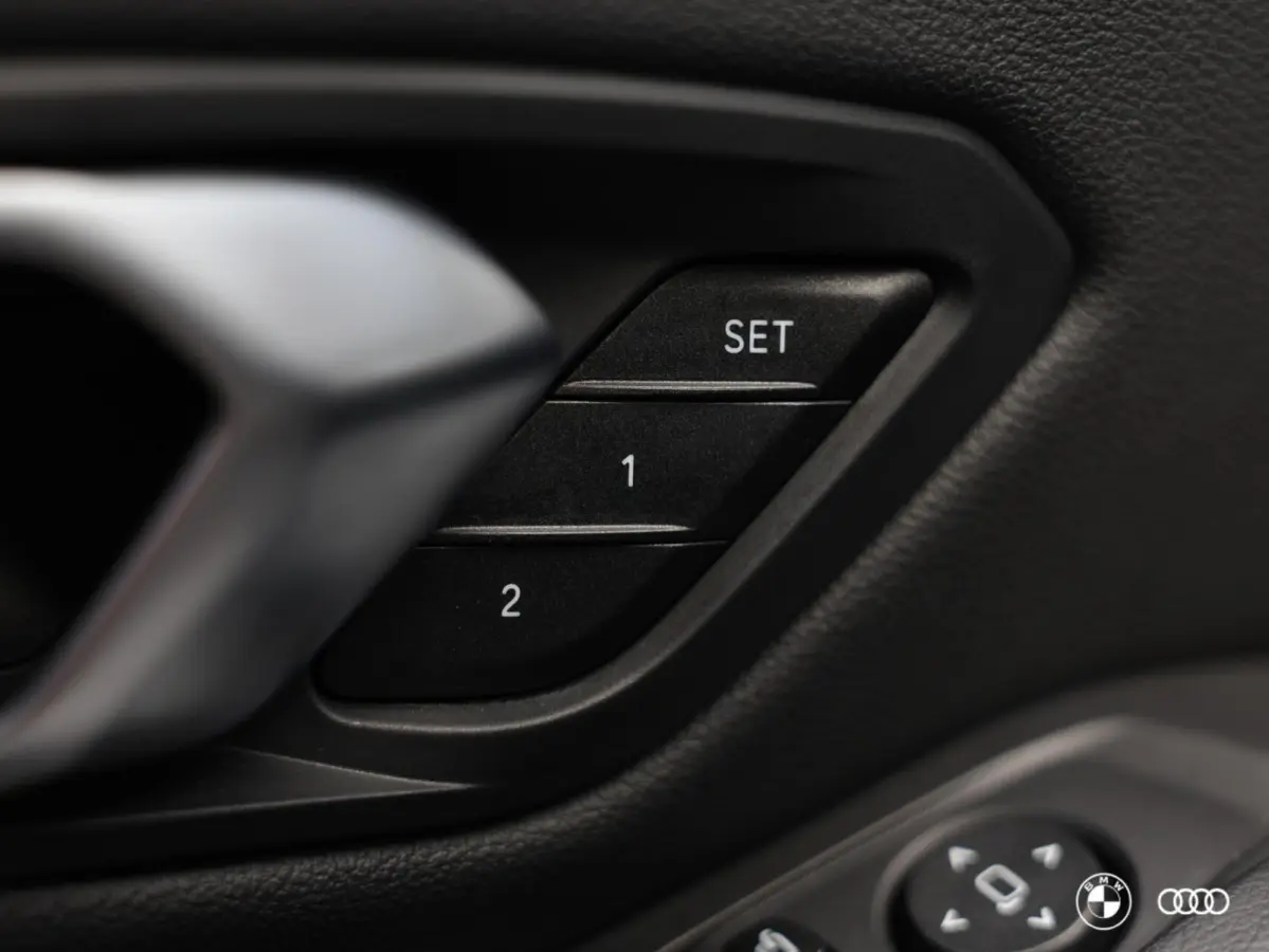 330e M-Sport PRO / ACC / LEDER / HEAD UP / HARMAN KARDON / EL STOEL MET GEHEUGEN / VERW STOEL- & STUUR