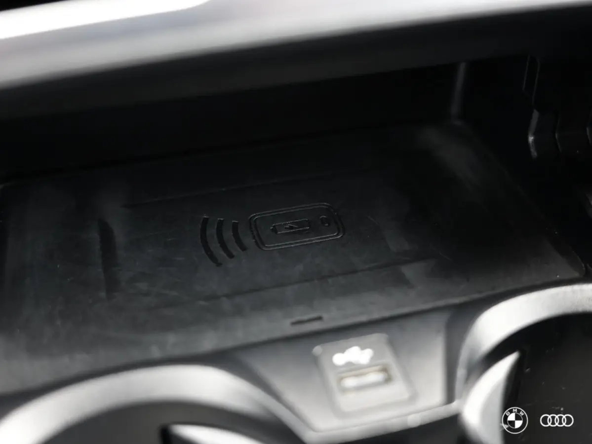 330e M-Sport PRO / ACC / LEDER / HEAD UP / HARMAN KARDON / EL STOEL MET GEHEUGEN / VERW STOEL- & STUUR