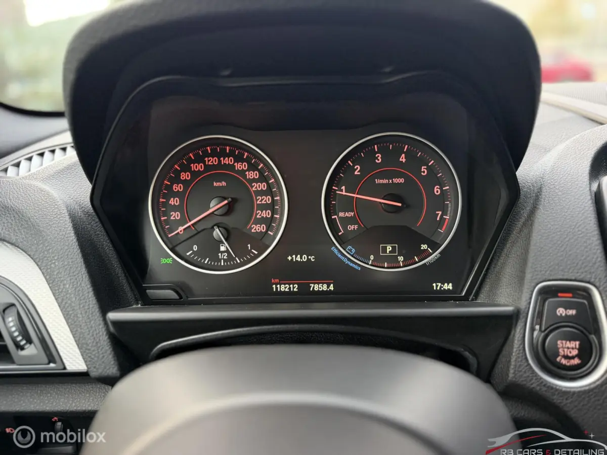 120i High Executive, Dakraam, HiFi, M Remklauwen
