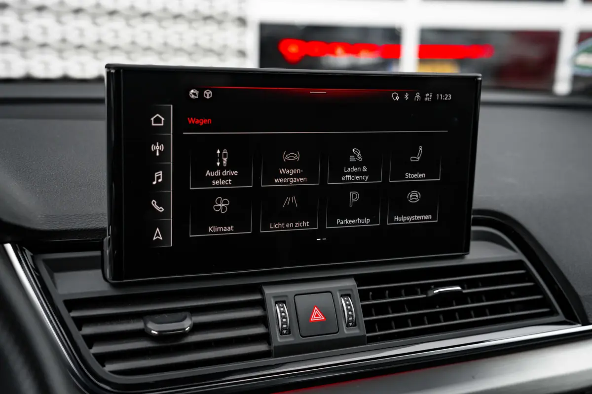 55 TFSI e S edition Competition | Achteruitrijcamera | Apple Carplay/Android Auto|telefoonintegratie premium | Cruise control adaptief met Stop&Go | Luchtvering | Panoramadak | Trekhaak | Me