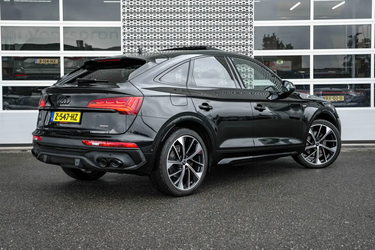 55 TFSI e S edition Competition | Achteruitrijcamera | Apple Carplay/Android Auto|telefoonintegratie premium | Cruise control adaptief met Stop&Go | Luchtvering | Panoramadak | Trekhaak | Me