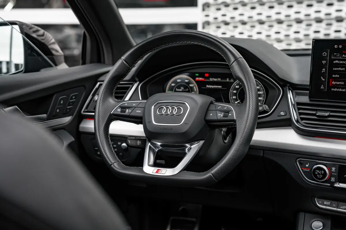 55 TFSI e S edition Competition | Achteruitrijcamera | Apple Carplay/Android Auto|telefoonintegratie premium | Cruise control adaptief met Stop&Go | Luchtvering | Panoramadak | Trekhaak | Me
