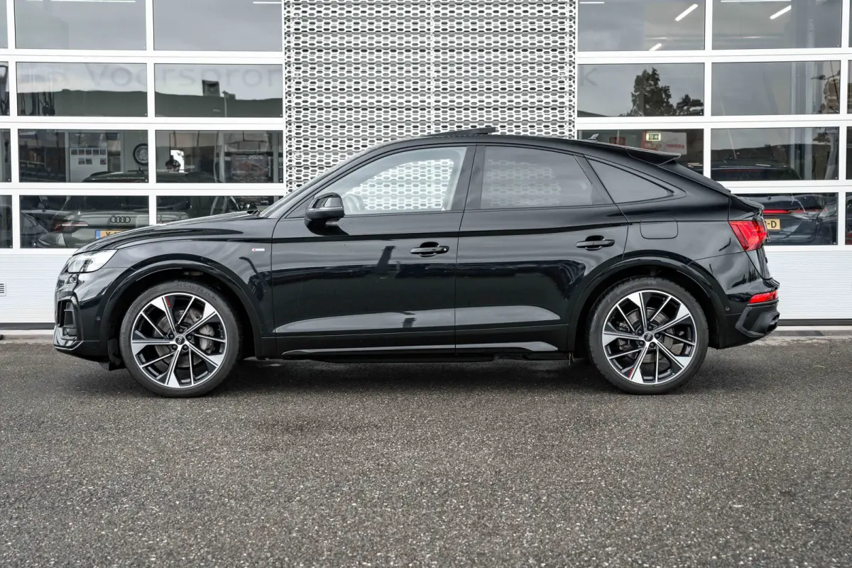 55 TFSI e S edition Competition | Achteruitrijcamera | Apple Carplay/Android Auto|telefoonintegratie premium | Cruise control adaptief met Stop&Go | Luchtvering | Panoramadak | Trekhaak | Me