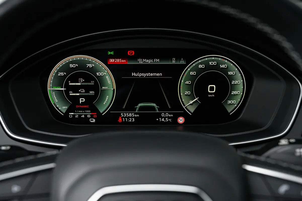 55 TFSI e S edition Competition | Achteruitrijcamera | Apple Carplay/Android Auto|telefoonintegratie premium | Cruise control adaptief met Stop&Go | Luchtvering | Panoramadak | Trekhaak | Me