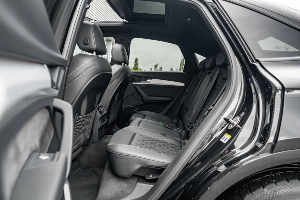 55 TFSI e S edition Competition | Achteruitrijcamera | Apple Carplay/Android Auto|telefoonintegratie premium | Cruise control adaptief met Stop&Go | Luchtvering | Panoramadak | Trekhaak | Me