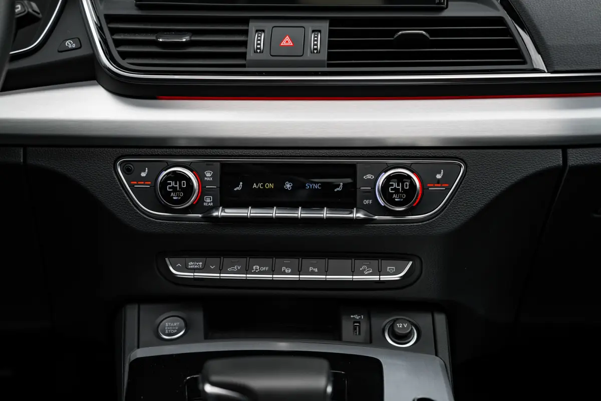 55 TFSI e S edition Competition | Achteruitrijcamera | Apple Carplay/Android Auto|telefoonintegratie premium | Cruise control adaptief met Stop&Go | Luchtvering | Panoramadak | Trekhaak | Me