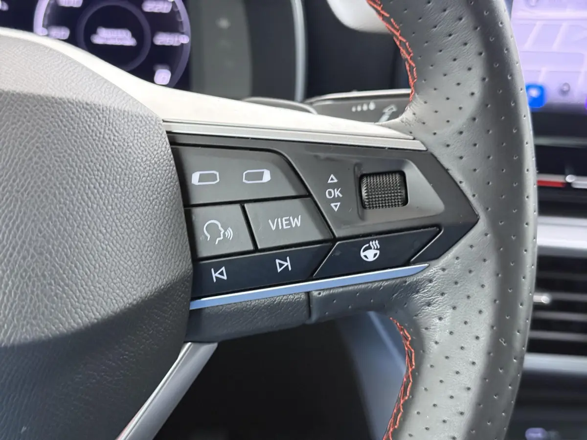 1.4 TSI eHybrid PHEV FR 204PK | SOH 98 % | STOEL/STUUR VERWARMING | PDC VOOR/ACHTER INCL. CAMERA | CARPLAY | KEYLESS |