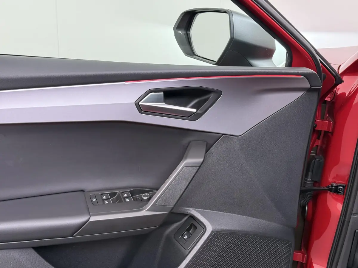 1.4 TSI eHybrid PHEV FR 204PK | SOH 98 % | STOEL/STUUR VERWARMING | PDC VOOR/ACHTER INCL. CAMERA | CARPLAY | KEYLESS |