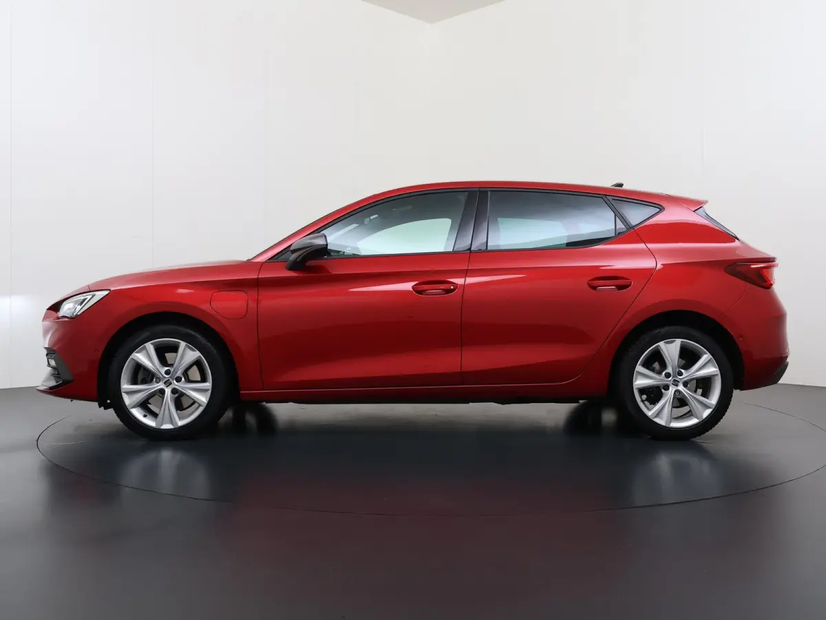 1.4 TSI eHybrid PHEV FR 204PK | SOH 98 % | STOEL/STUUR VERWARMING | PDC VOOR/ACHTER INCL. CAMERA | CARPLAY | KEYLESS |