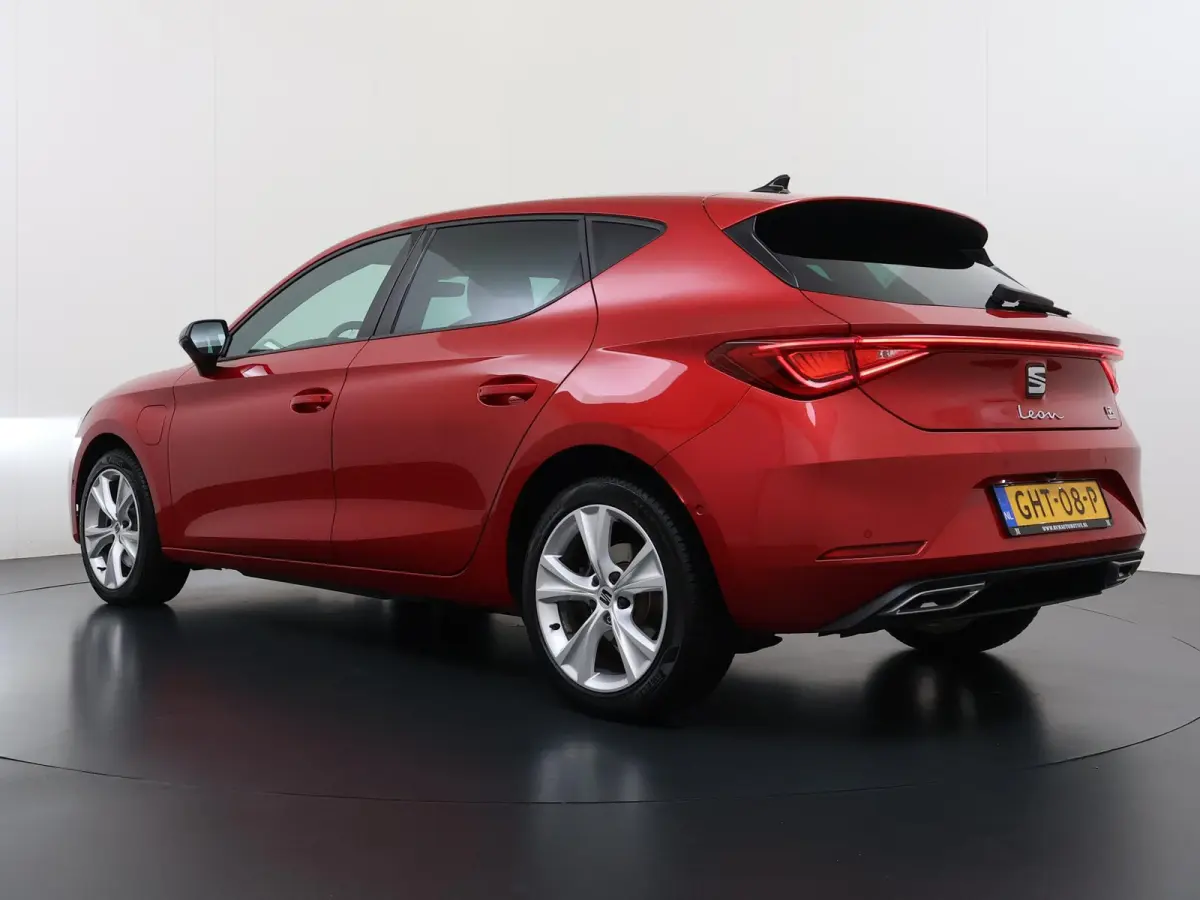 1.4 TSI eHybrid PHEV FR 204PK | SOH 98 % | STOEL/STUUR VERWARMING | PDC VOOR/ACHTER INCL. CAMERA | CARPLAY | KEYLESS |