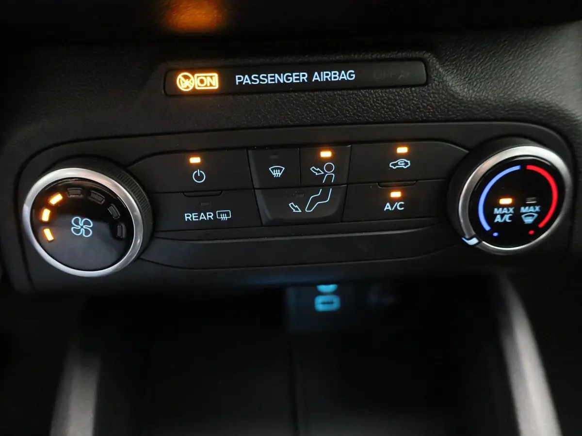 1.0 EcoBoost Connected | WORDT VERWACHT | APPLE CARPLAY - ANDROID AUTO | PARKEERSENSOREN | CRUISE CONTROL | AIRCO | LED VERLICHTING |