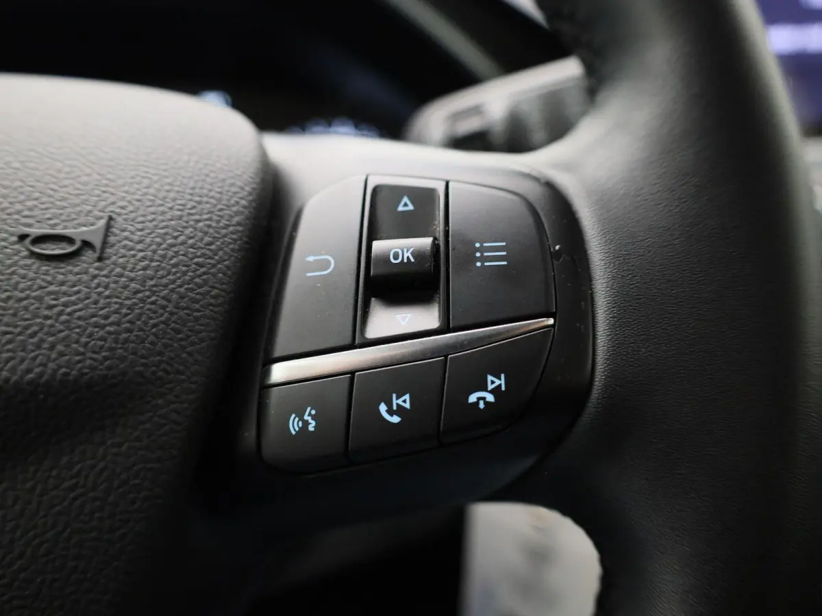 1.0 EcoBoost Connected | WORDT VERWACHT | APPLE CARPLAY - ANDROID AUTO | PARKEERSENSOREN | CRUISE CONTROL | AIRCO | LED VERLICHTING |