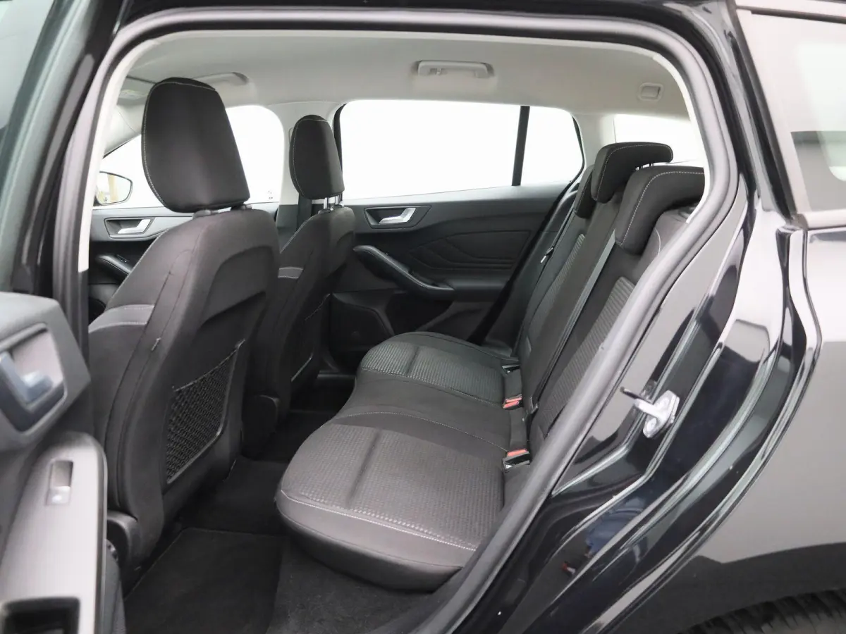 1.0 EcoBoost Connected | WORDT VERWACHT | APPLE CARPLAY - ANDROID AUTO | PARKEERSENSOREN | CRUISE CONTROL | AIRCO | LED VERLICHTING |