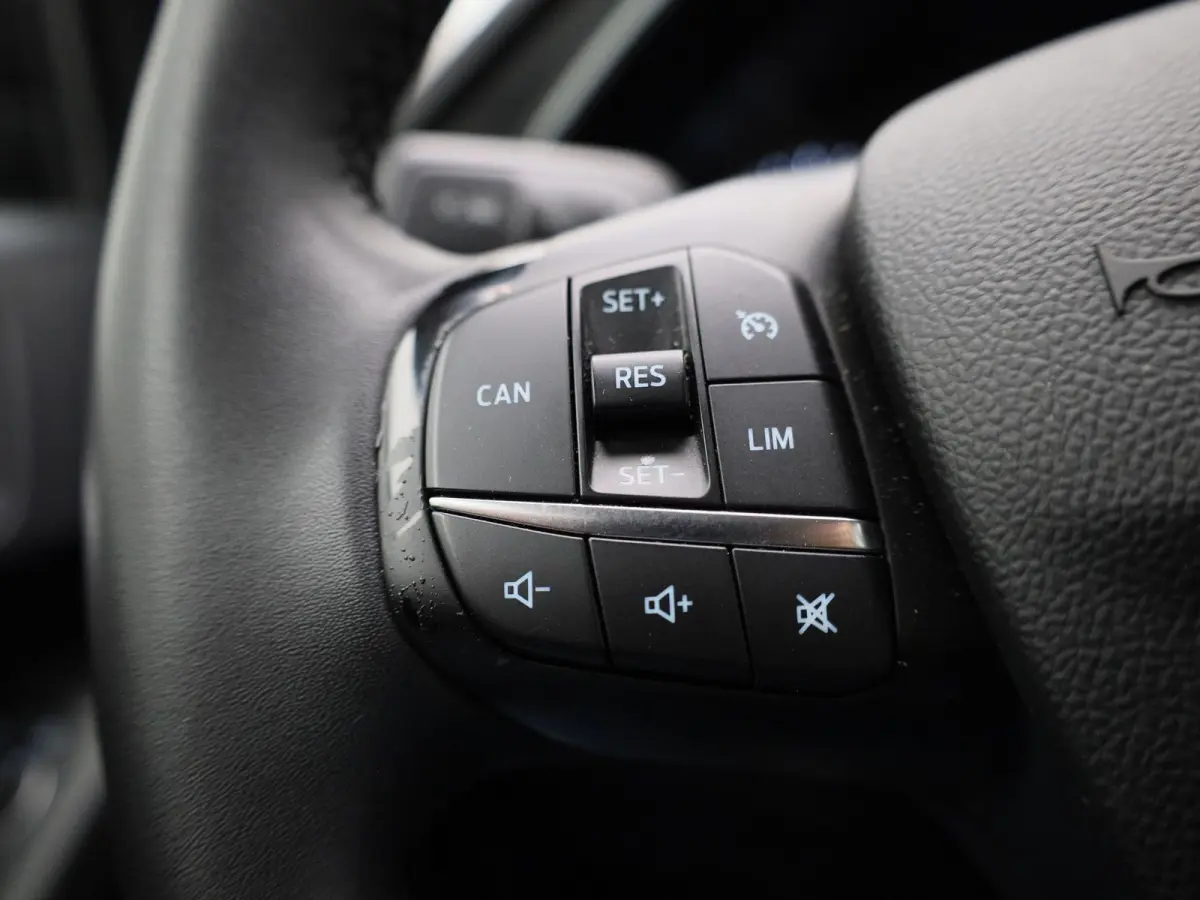 1.0 EcoBoost Connected | WORDT VERWACHT | APPLE CARPLAY - ANDROID AUTO | PARKEERSENSOREN | CRUISE CONTROL | AIRCO | LED VERLICHTING |