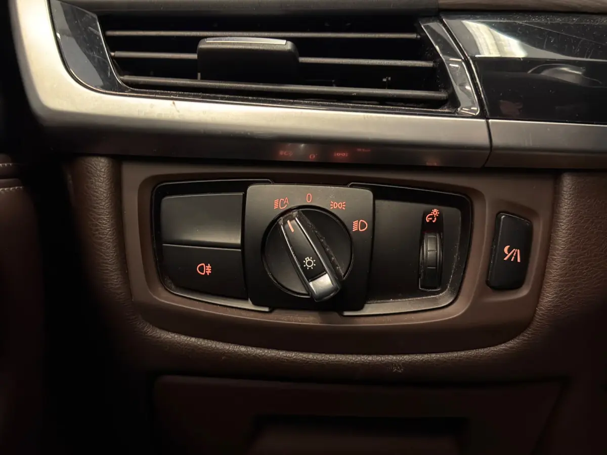 XDrive30d High Executive / Memory / ACC / Camera