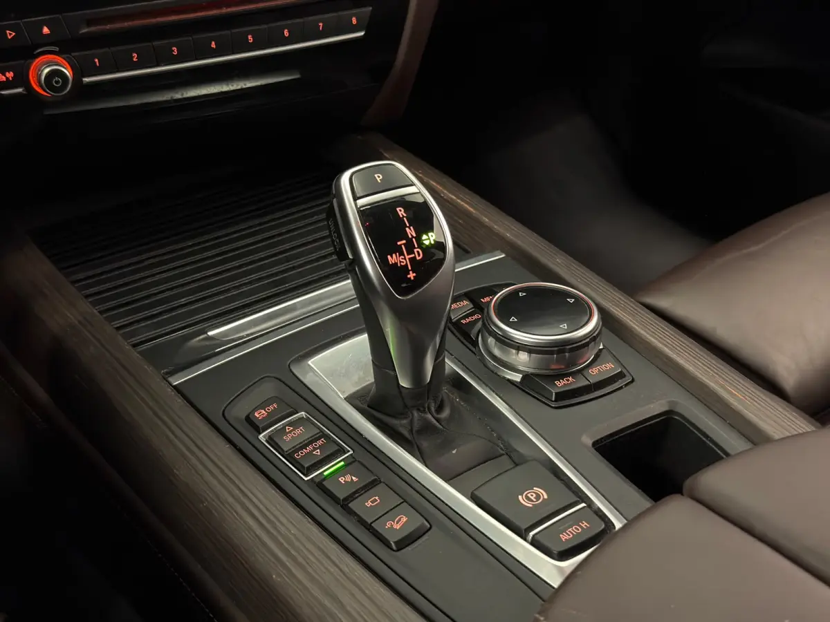 XDrive30d High Executive / Memory / ACC / Camera