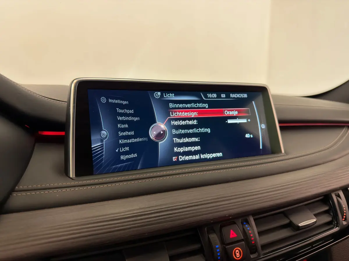 XDrive30d High Executive / Memory / ACC / Camera