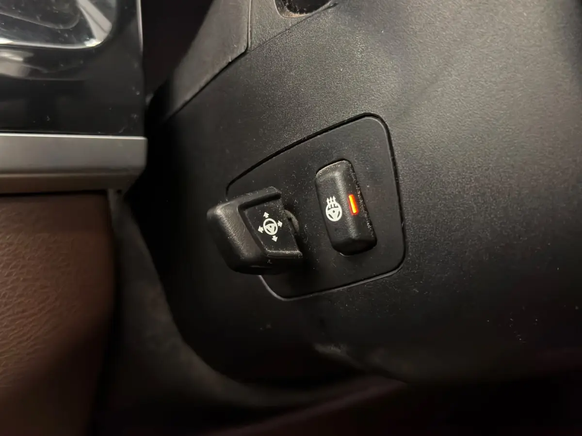 XDrive30d High Executive / Memory / ACC / Camera