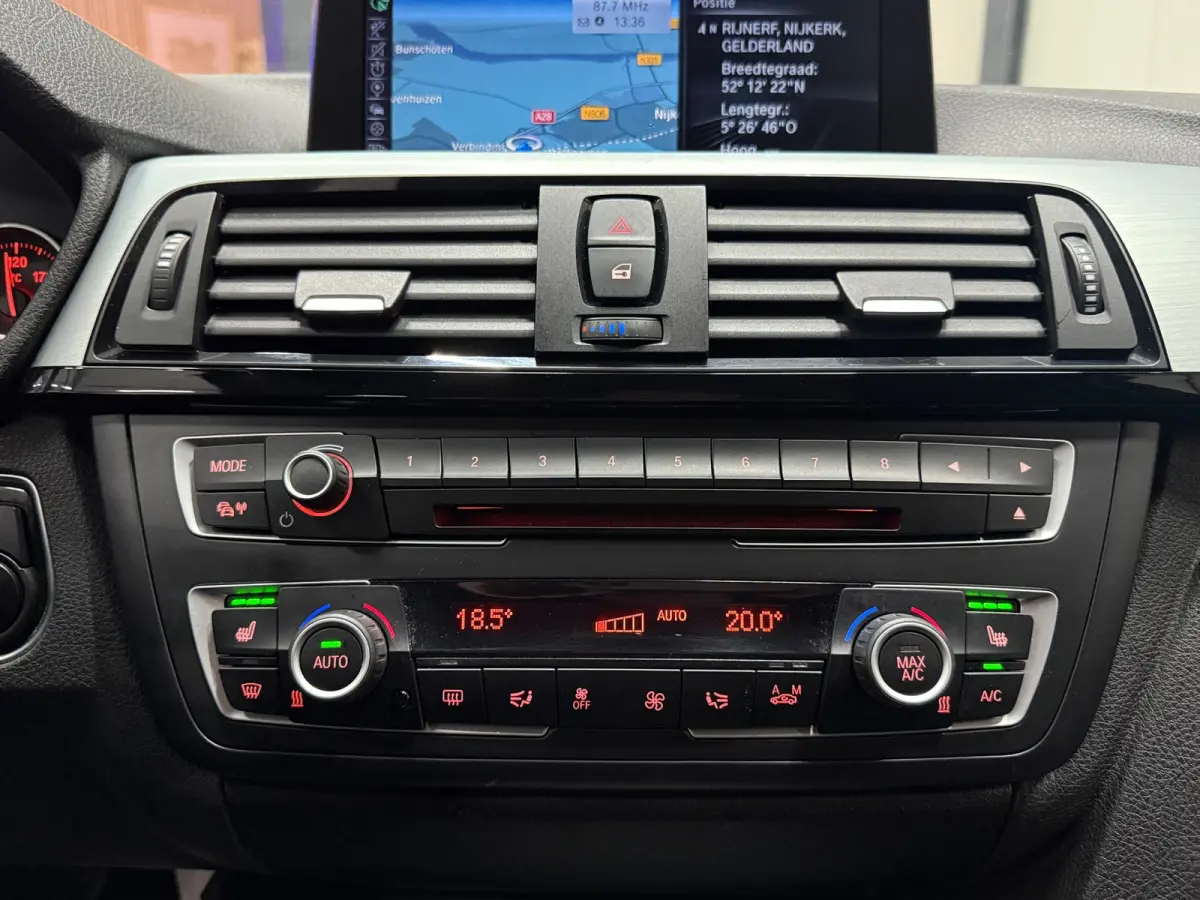 316i M Pakket High Executive | Trekhaak | NAP | Navi | Cruise | Xenon | Keyless | Big Brake Upgrade| Alcantara