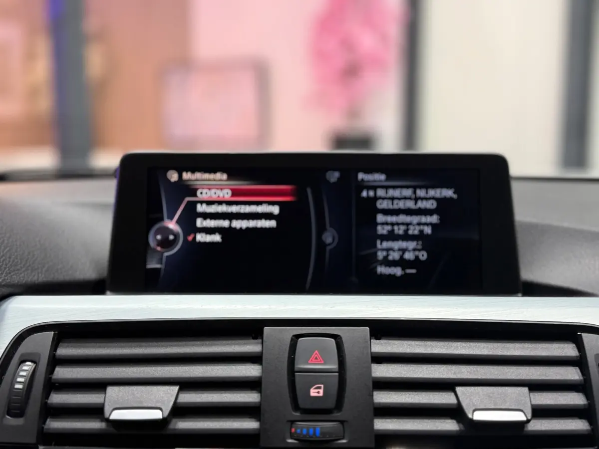 316i M Pakket High Executive | Trekhaak | NAP | Navi | Cruise | Xenon | Keyless | Big Brake Upgrade| Alcantara