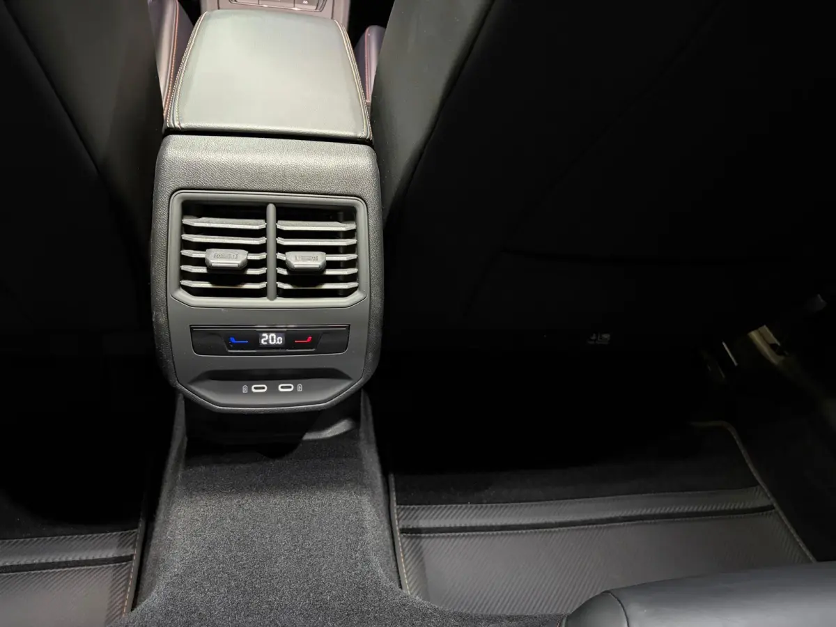 1.4 e-Hybrid VZ Copper Edition 245pk Pano Keyless Bomvol