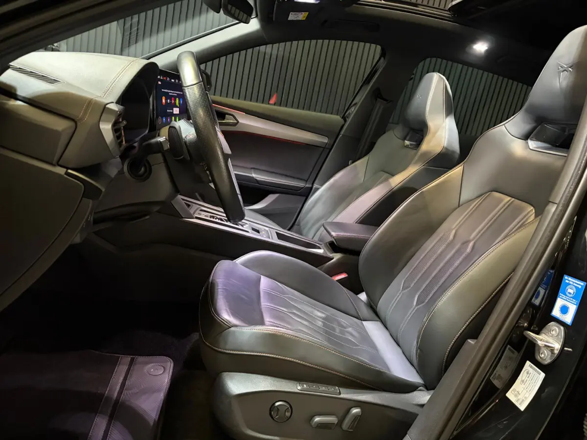 1.4 e-Hybrid VZ Copper Edition 245pk Pano Keyless Bomvol