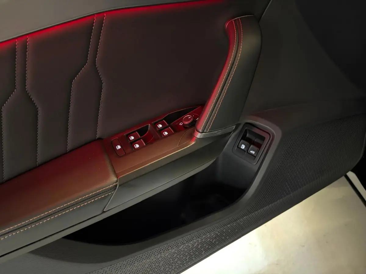 1.4 e-Hybrid VZ Copper Edition 245pk Pano Keyless Bomvol