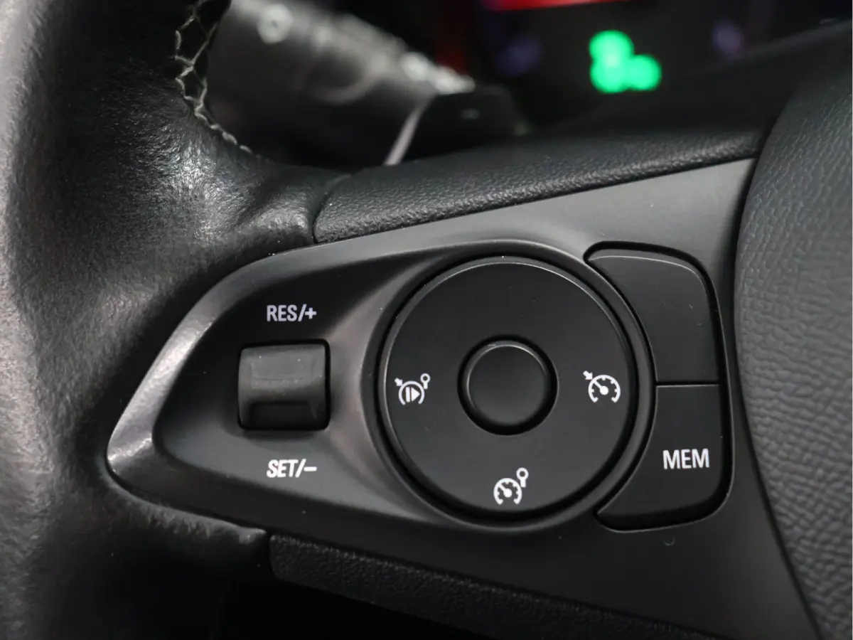 1.2 Edition [APPLE CARPLAY, CRUISE CONTROL, ANDROID, STOELVERWARMING, STUURLEDER, CLIMATE CONTROL, NAVIGATIE, BLUETOOTH, RADIO, NIEUWSTAAT]