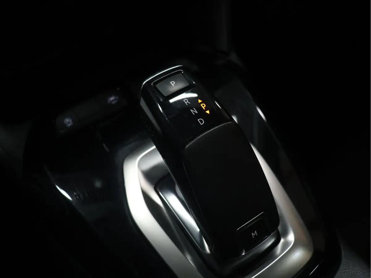 1.2 Edition [APPLE CARPLAY, CRUISE CONTROL, ANDROID, STOELVERWARMING, STUURLEDER, CLIMATE CONTROL, NAVIGATIE, BLUETOOTH, RADIO, NIEUWSTAAT]