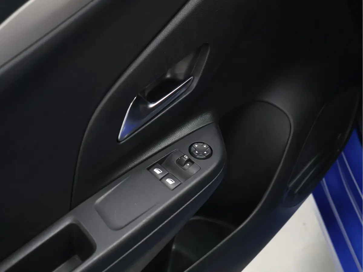 1.2 Edition [APPLE CARPLAY, CRUISE CONTROL, ANDROID, STOELVERWARMING, STUURLEDER, CLIMATE CONTROL, NAVIGATIE, BLUETOOTH, RADIO, NIEUWSTAAT]