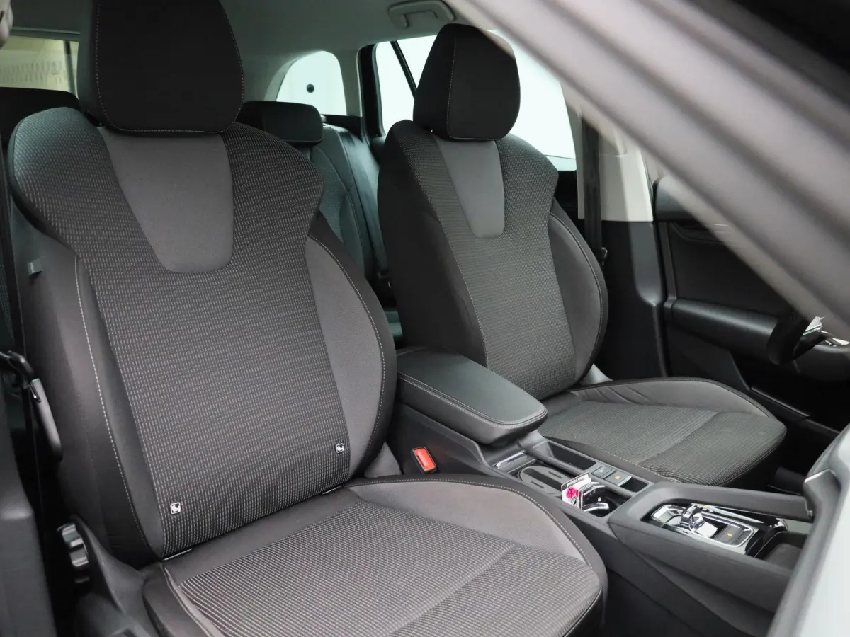 1.4 TSI PHEV 150kW DSG6 Ambition | WORDT VERWACHT | ACHTERUITRIJCAMERA | STOELVERWARMING | KEYLESS | APPLE CARPLAY - ANDROID AUTO | CLIMATE CONTROL |