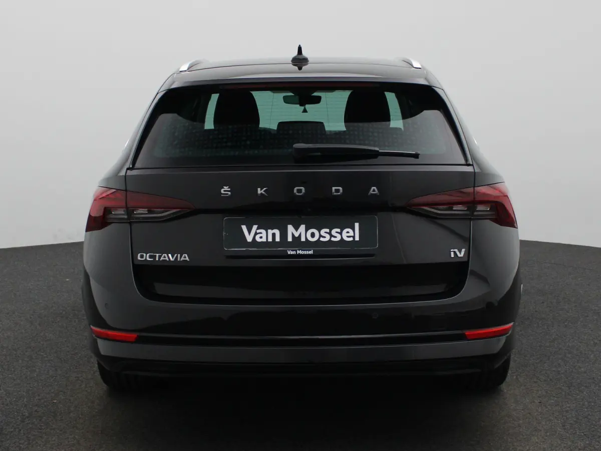 1.4 TSI PHEV 150kW DSG6 Ambition | WORDT VERWACHT | ACHTERUITRIJCAMERA | STOELVERWARMING | KEYLESS | APPLE CARPLAY - ANDROID AUTO | CLIMATE CONTROL |