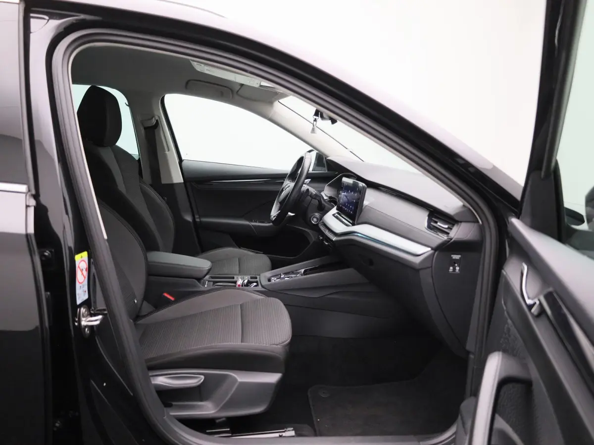 1.4 TSI PHEV 150kW DSG6 Ambition | WORDT VERWACHT | ACHTERUITRIJCAMERA | STOELVERWARMING | KEYLESS | APPLE CARPLAY - ANDROID AUTO | CLIMATE CONTROL |