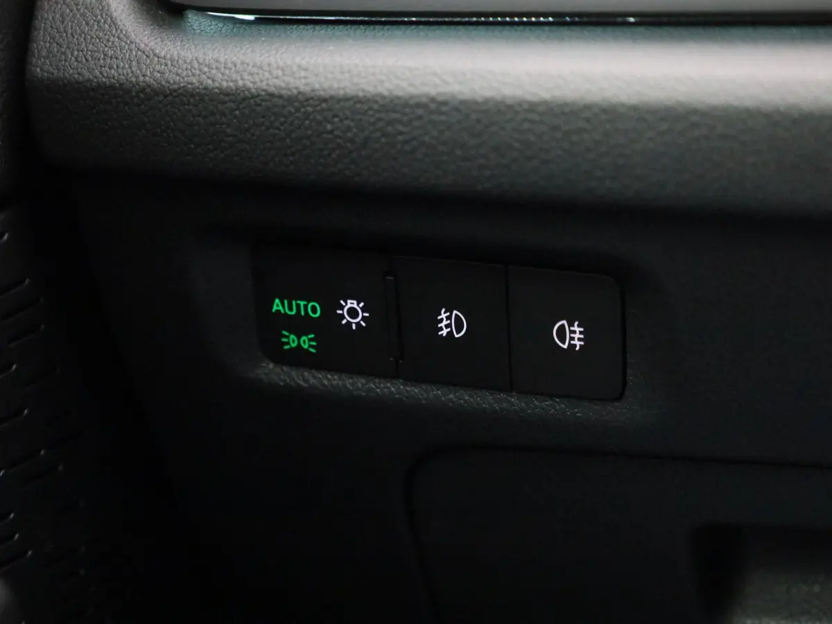 1.4 TSI PHEV 150kW DSG6 Ambition | WORDT VERWACHT | ACHTERUITRIJCAMERA | STOELVERWARMING | KEYLESS | APPLE CARPLAY - ANDROID AUTO | CLIMATE CONTROL |
