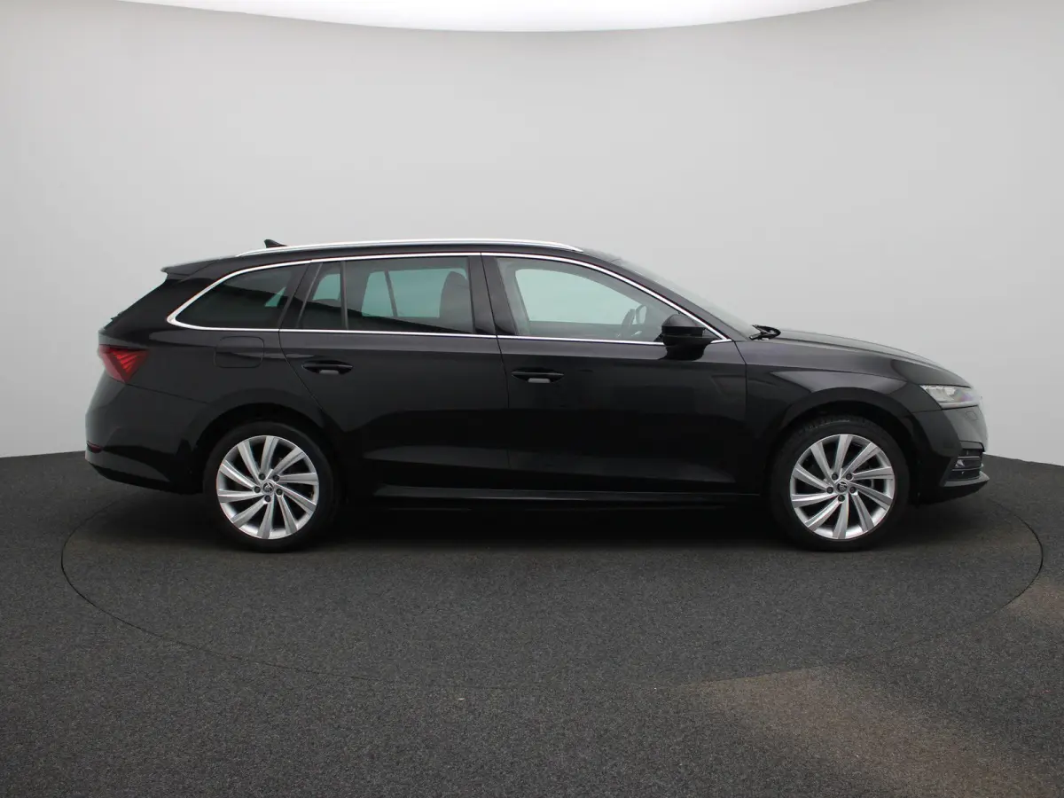 1.4 TSI PHEV 150kW DSG6 Ambition | WORDT VERWACHT | ACHTERUITRIJCAMERA | STOELVERWARMING | KEYLESS | APPLE CARPLAY - ANDROID AUTO | CLIMATE CONTROL |