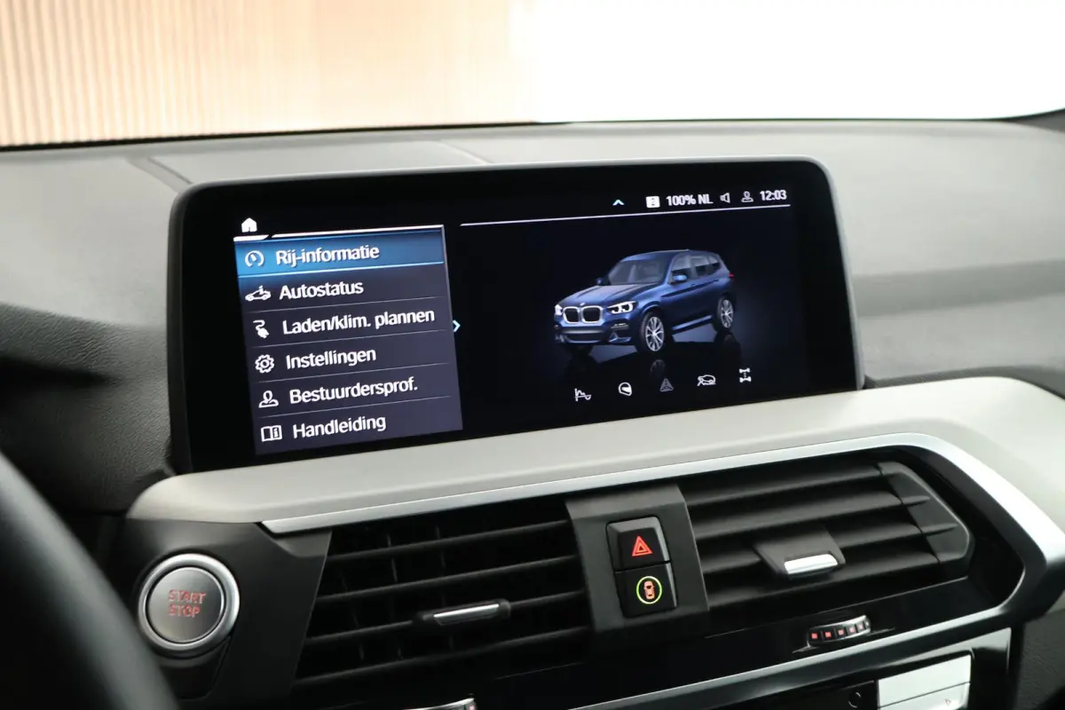 xDrive30e 292pk M-Sport Panoramadak LED Keyless Camera Carplay Stoelverwarming Navigatie ACC