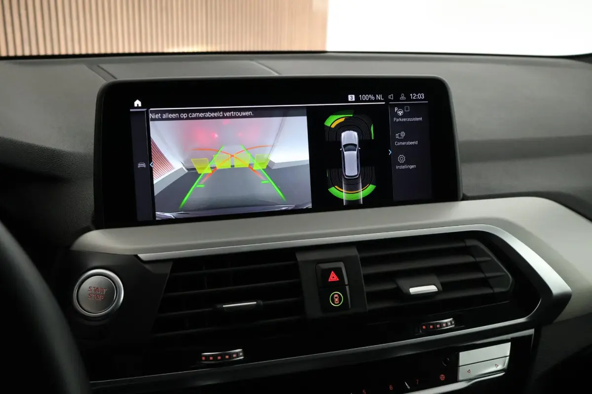 xDrive30e 292pk M-Sport Panoramadak LED Keyless Camera Carplay Stoelverwarming Navigatie ACC