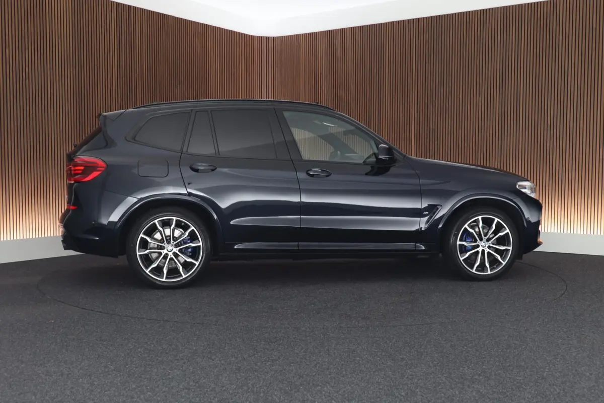 xDrive30e 292pk M-Sport Panoramadak LED Keyless Camera Carplay Stoelverwarming Navigatie ACC