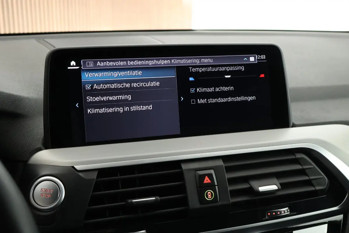 xDrive30e 292pk M-Sport Panoramadak LED Keyless Camera Carplay Stoelverwarming Navigatie ACC