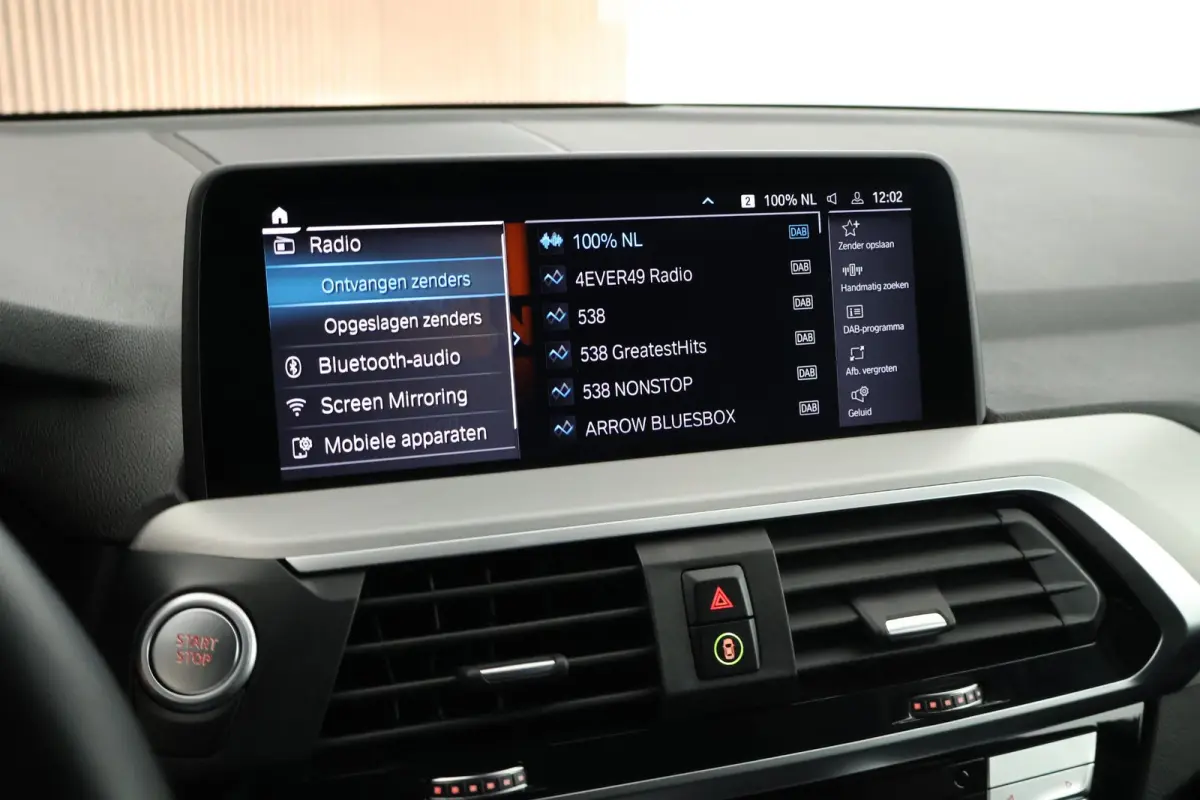 xDrive30e 292pk M-Sport Panoramadak LED Keyless Camera Carplay Stoelverwarming Navigatie ACC